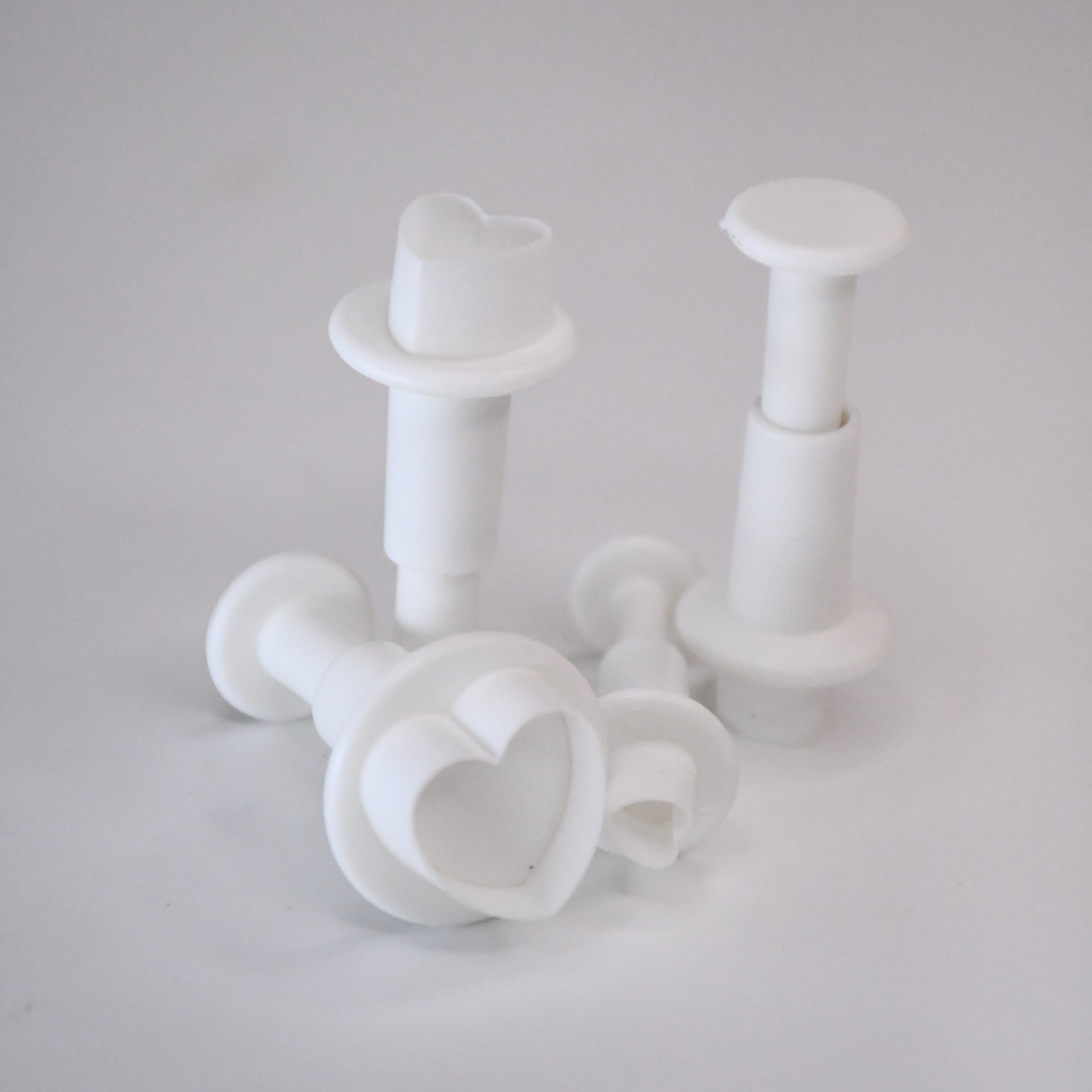 4 Pcs Heart Shape Fondant Plunger