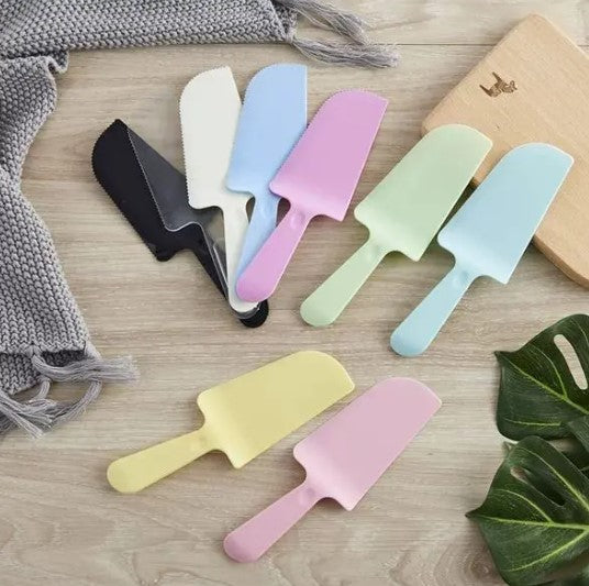 Plastic Cake Knife (Pastry Lifter)
